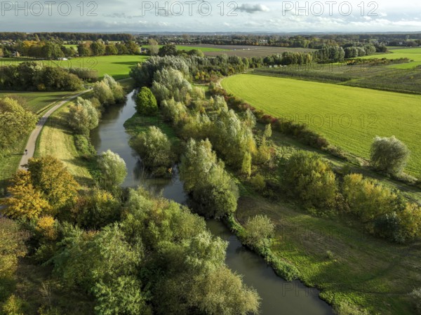 Bergkamen, Ruhr area, North Rhine-Westphalia, Germany, autumn landscape on the Seseke. The
