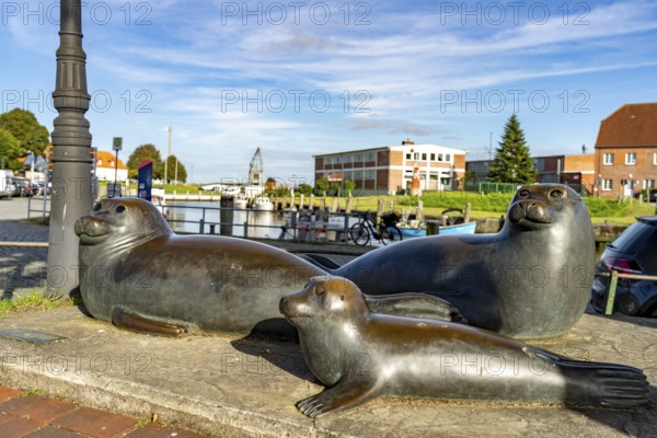 Seal statue by Ernst Paulduro and Ursula Krabbe-Paulduro Tönning, North Friesland district,