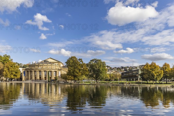 Autumn atmosphere at the opera house with Eckensee. The state parliament building on the right.