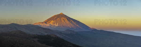 Panorama from east over the Teide National Park, Parque Nacional del Teide, to Pico del Teide,