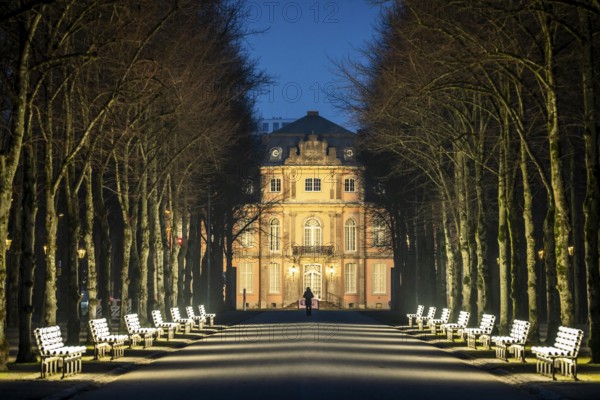 The light benches by artist Stefan Sous in the Hofgarten, entitled UV-A UV-B, 14 completely