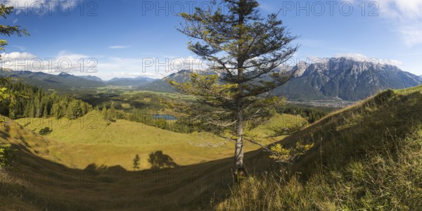Panorama from the Hoher Kranzberg, 1397m on the Wildensee, the hummock meadows between Mittenwald