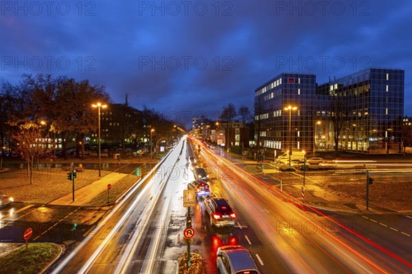 Bundesstrasse B224, Alfredstrasse, in Essen Rüttenscheid, evening rush hour traffic, this area