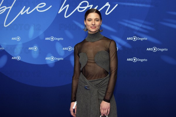 Svenja Jung, ARD BLUE HOUR 2025, Photo Call, Hotel Telegraphenamt, Berlin, 14.02.2025
