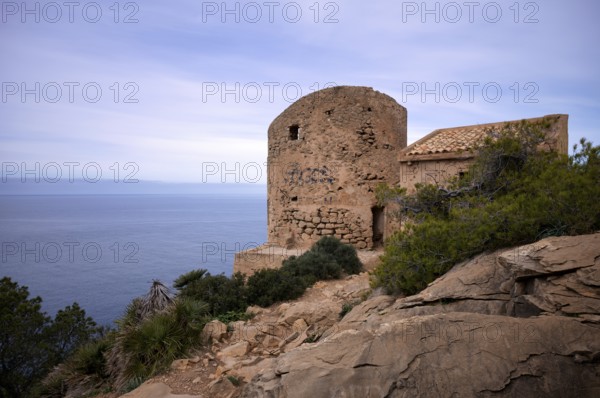 Torre de Cala en Basset (also Torre de la Rabassada), watchtower from the late 16th century,
