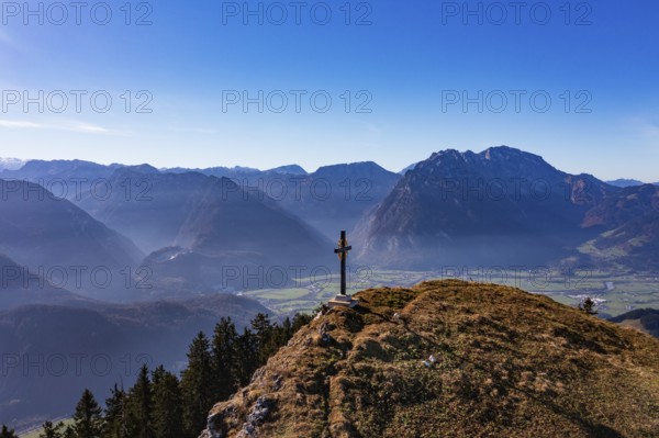Drone image, summit cross with view of the Hoher Göll, Schwarzer Berg, Golling, Osterhorngruppe,
