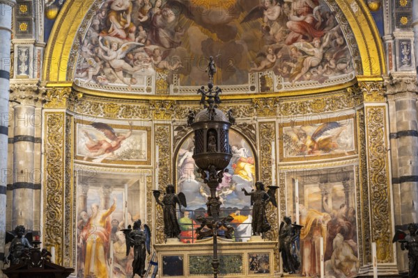 Interior of colorful marble decoration, Siena Cathedral or Cattedrale di Santa Maria Assunta,