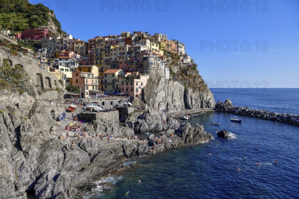 Fishing village of Manarola, district of Riomaggiore, Cinque Terre, province of La Spezia, Liguria,