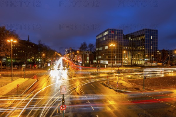 Bundesstrasse B224, Alfredstrasse, in Essen Rüttenscheid, evening rush hour traffic, this area