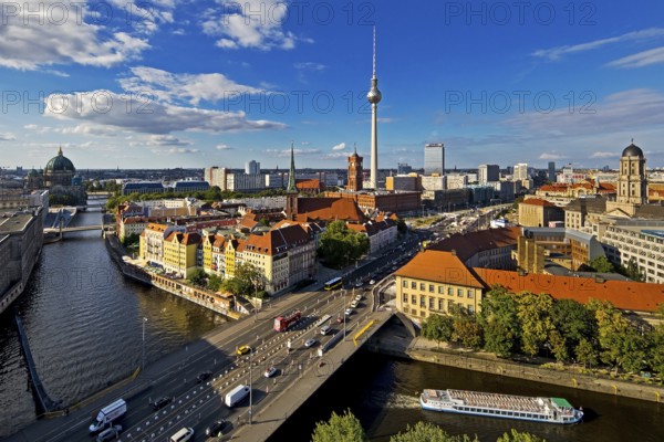 City panorama with Spree, Cathedral, Nikolai Quarter, Red Town Hall, TV Tower and Old Town House,