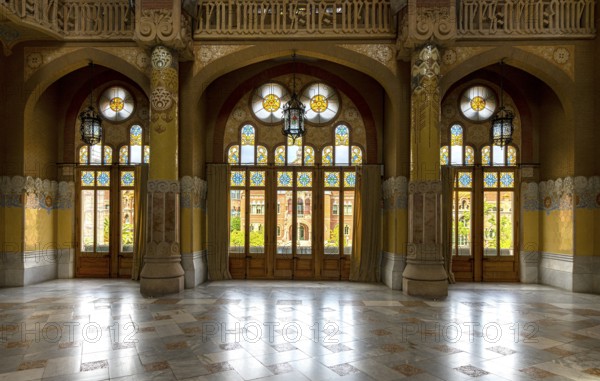 Interior view of the hall and corridors in the main building in the Hospital de la Santa Creu i
