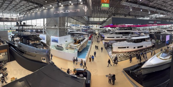 View from elevated position in exhibition overview of exhibition hall public fair fair boot