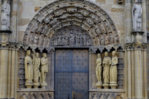 Portal of the Church of Our Dear Lady, French Gothic, detail, Trier, Rhineland-Palatinate, Germany,