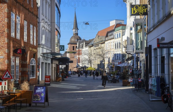 Oldenburg, Lower Saxony, Germany - Historic town centre, here the Lange Straße in the pedestrian