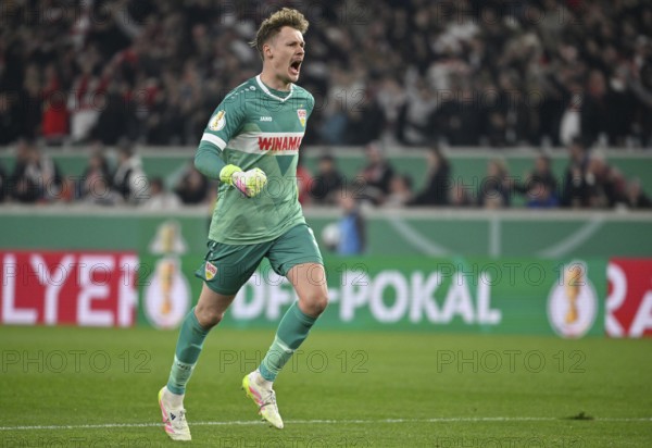 Goal celebration goalkeeper Alexander Nübel VfB Stuttgart (33) semi-final, DFB Cup, MHPArena, MHP
