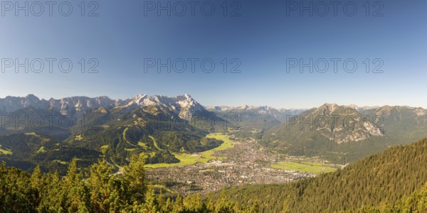 Panorama from Wank, 1780m, onto the Wetterstein Mountains with Alpspitze 2628m, Jubiläumsgrat and