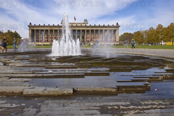 Fountain in the Lustgarten and Altes Museum, Berlin, capital city, independent city, federal state