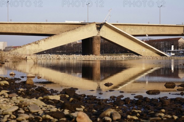 Partially collapsed Carola Bridge Dresden on 7 March 2025, Dresden, Saxony, Germany, Europe