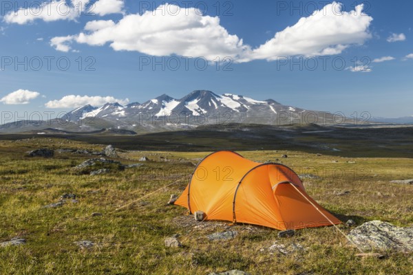 Tent with a view of the Acre Massif, Stora Sjöfallet National Park, Laponia World Heritage Site,