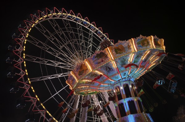 Night shot, Ferris wheel, Europa Rad, chain carousel, Cannstatter Wellenflug, rides, movement,
