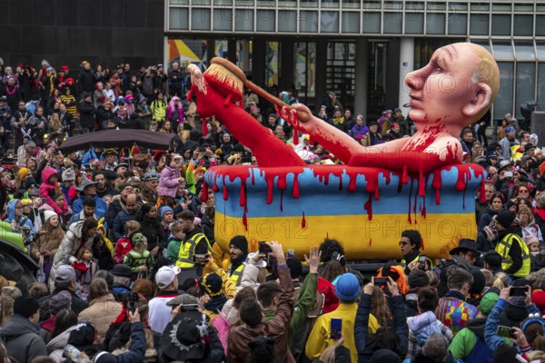 Rose Monday parade in Düsseldorf, street carnival, carnival float, by float builder Jacques Tilly,