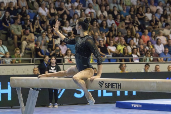 Olympic qualification in apparatus gymnastics in Rüsselsheim Picture: Helen Kevric on the balance