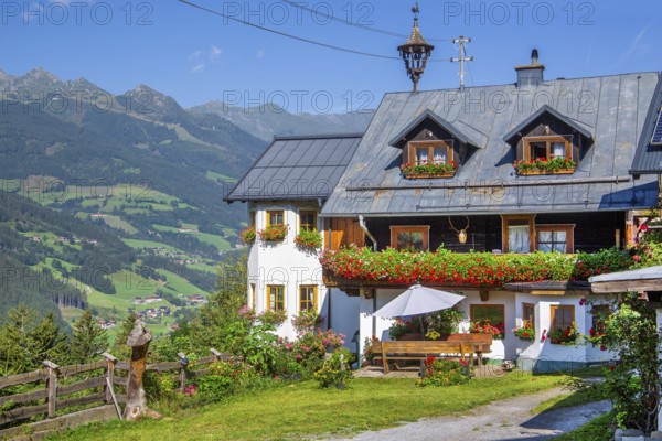 Typical mountain farm on the Gasteiner Höhenweg, Bad Gastein, Gastein Valley, Hohe Tauern, Pongau,