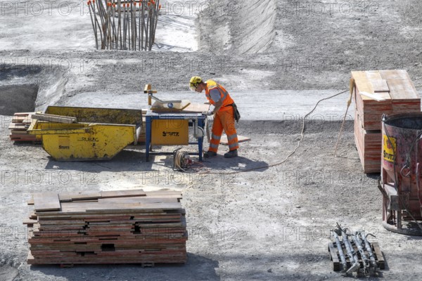 Construction site Construction worker Circular saw