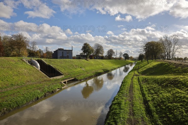 28.10.2020, Oberhausen, Ruhr area, North Rhine-Westphalia, Germany - Emscher, in this not yet