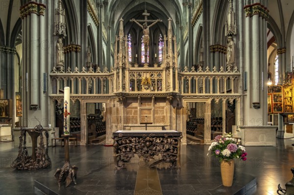 Interior of the Catholic Church of St Viktor in Xanten, Lower Rhine, North Rhine-Westphalia,