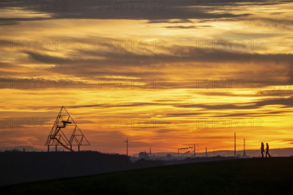 Red evening sky, sunset, view from the Mottbruch slagheap in Gladbeck, to the west, to the slagheap