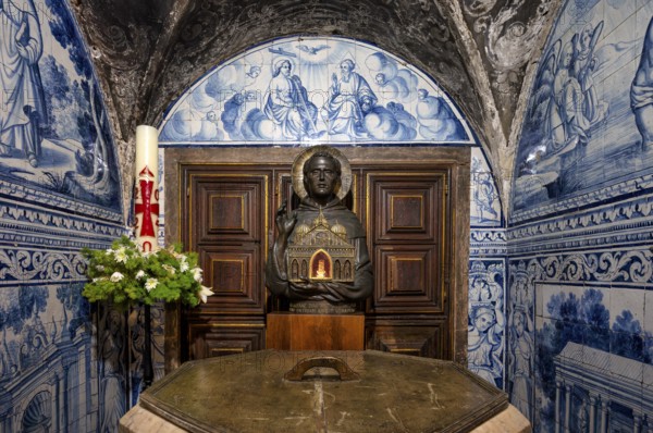 Interior, Azulejos, Tiles, Tile decoration, Baptistery, Baptistery, Lisbon Cathedral, Sé Patriarcal