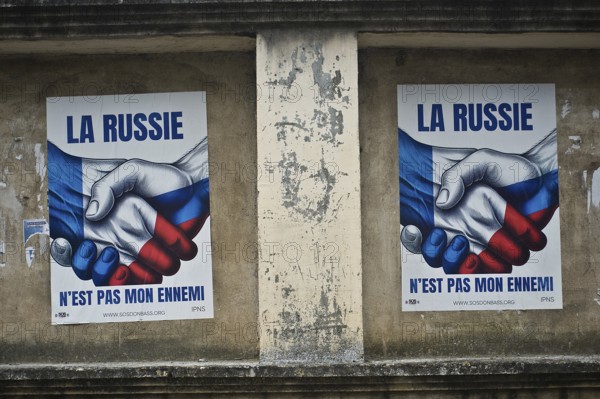 Political posters written in french language, La Russie n est pas mon ennemi (i.e. Russia is not my