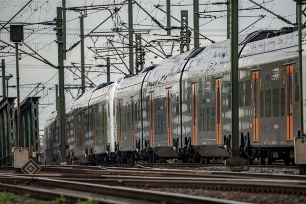 Railway line in Oberhausen, regional transport, RRX train, Rhine-Ruhr Express, RE5 on the journey