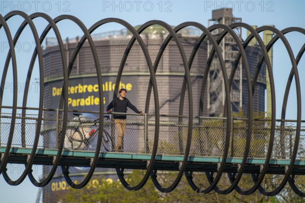 Bridge Slinky Springs to Fame, Gasometer, Cycling in the Ruhr area, Halde Franz, Haldenzeichen,