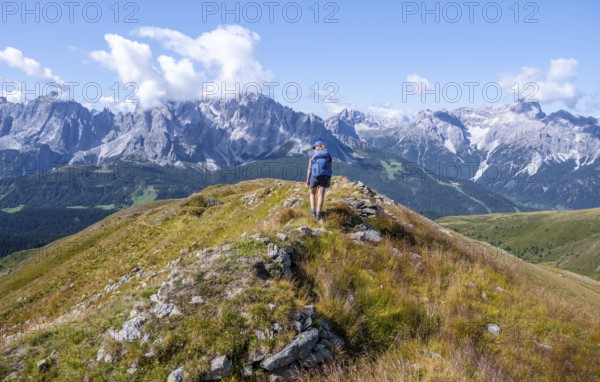 Hiker on the Carnic High Trail, Carnic Main Ridge, Carnic Alps, Carinthia, Austria, Europe