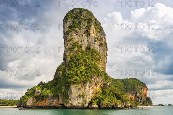 Island landscape near Krabi, stormy sky, thunderstorm, cloudy, weather, sky, storm clouds, nature,