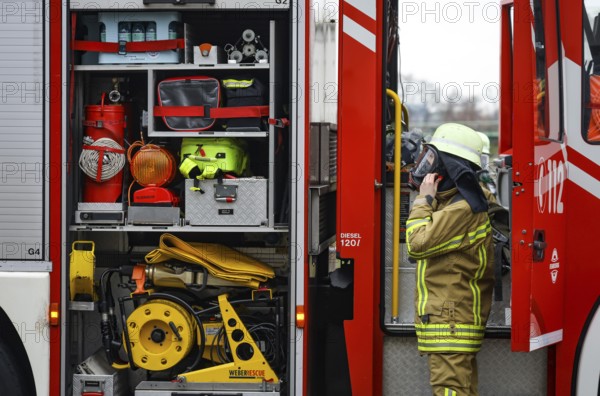 Duisburg, North Rhine-Westphalia, Germany, firefighting exercise, people are rescued from a burning