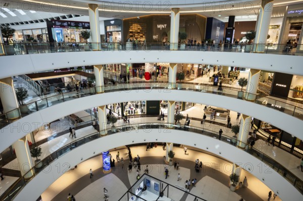 Interior, Dubai Luxury Shopping Mall, Luxury Shopping Centre, Downtown, Dubai, United Arab