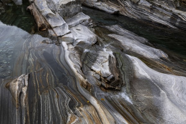 Rocks, rock structures, clear water, Verzasca River, near Lavertezzo, Verzasca Valley, Valle