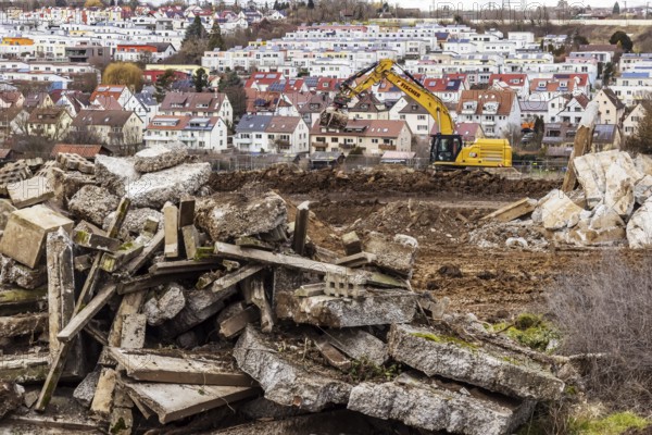 Construction work for a new development area for 460 flats in the new Böckinger Strasse