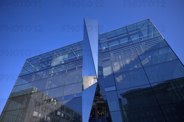 Sculpture made of glass and polylite by Carsten Nicola, new art museum on Schlossplatz, glass cube,