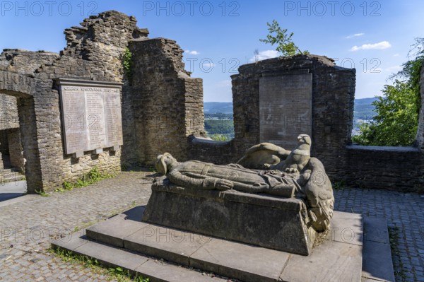 Ruins of Hohensyburg Castle, near Dortmund, war memorial by Friedrich Bagdons, for the fallen of