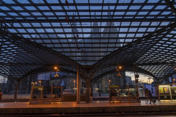 3-day strike by the railway union GDL, only very few local and long-distance trains run, empty