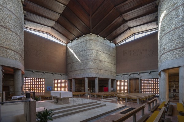 Interior of the Heilig Kreuz Church, opened in 1964, Jahnstr. 41, Weißenburg, Middle Franconia,