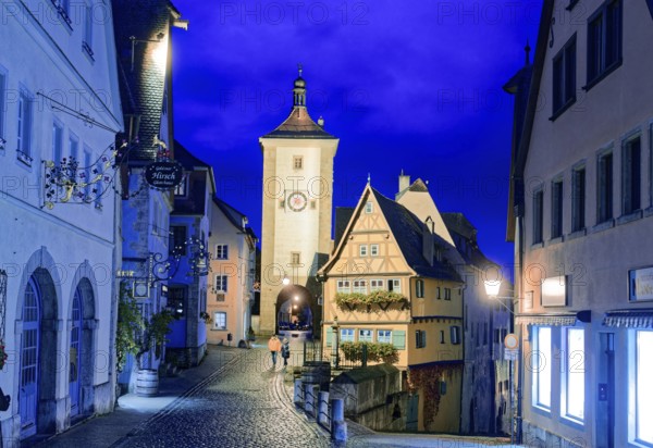 Plönlein and the Spitalgasse with the Siebersturm in the old town centre of Rothenburg ob der