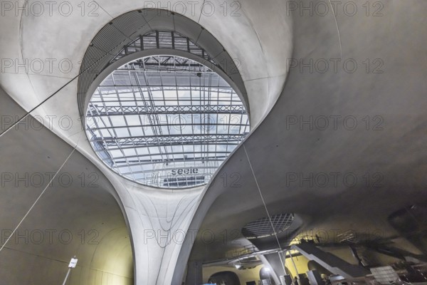 Impressions of the new Stuttgart 21 main station. The shell is finished, now it's time for the