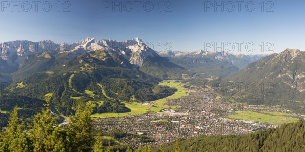 Panorama from the Wank, 1780m, to the Wetterstein mountains with Alpspitze 2628m, Jubiläumsgrat and