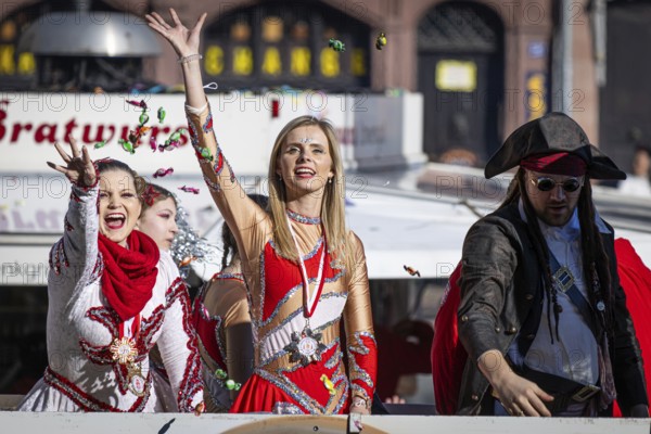 The Frankfurt carnival parade crosses the Römerberg in Frankfurt am Main, Römerberg, Frankfurt am