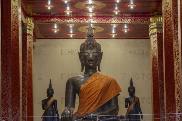 Buddha statue, Bhumispara-mudra, Buddha Gautama at the moment of enlightenment, Wat Ong Teu,